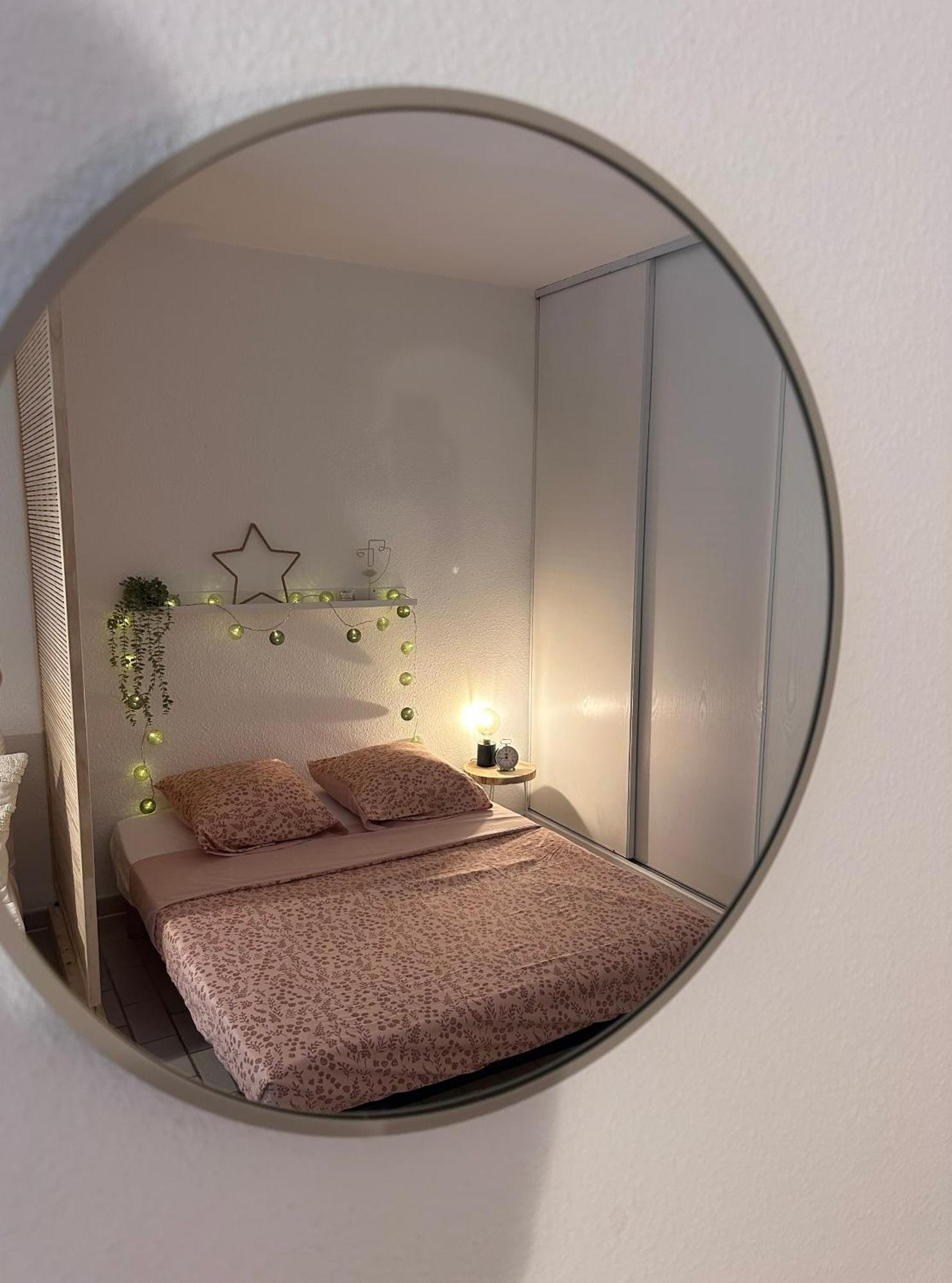 Studio Sur Le Port De Hyeres - A 2Min Des Plages, Clim & Balcon Экстерьер фото